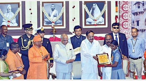 ஸ்ரீராமகிருஷ்ண விஜயம் இதழின் 100-வது ஆண்டு விழா கொண்டாட்டம்; தாய்மொழியை நாம் ஒருபோதும் மறக்க கூடாது: குடியரசு துணைத் தலைவர் வெங்கய்ய நாயுடு அறிவுறுத்தல்