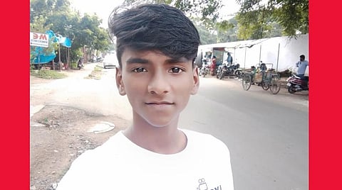 தலைமுடி சரியில்லை என சலூனுக்கு அழைத்துச் சென்று வெட்டிவிட்ட தாய்: ஆத்திரத்தில் பள்ளி மாணவன் தற்கொலை