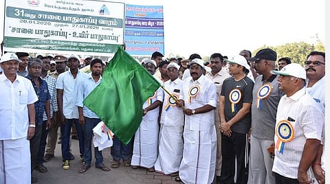 சாலை பாதுகாப்பு வார விழாவை முன்னிட்டு மதுரையில் வாக்கத்தான்: அமைச்சர் செல்லூர் ராஜூ தொடங்கிவைத்தார்