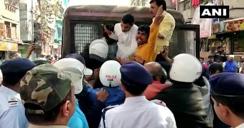 மேற்கு வங்கத்தில் அனுமதியின்றி பாரத மாதா பூஜை: பாஜக இளைஞர் அணியினர் கைது