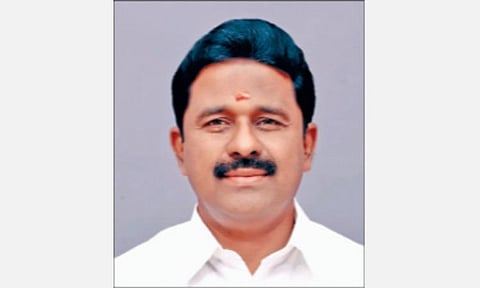 புதிதாக விண்ணப்பித்த 90 ஆயிரம் பேருக்கு புதிய குடும்ப அட்டை வழங்கப்படும்: உணவுத் துறை அமைச்சர் காமராஜ் தகவல்