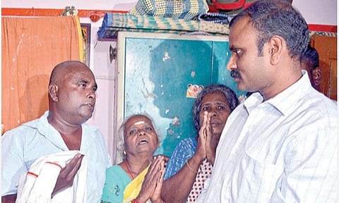 திருச்சி பாஜக நிர்வாகி கொலைக்கு ‘லவ் ஜிகாத்’ காரணமா என்ற கோணத்தில் விசாரிக்க போலீஸாருக்கு உத்தரவு: தேசிய தாழ்த்தப்பட்டோர் ஆணைய துணைத் தலைவர் தகவல்