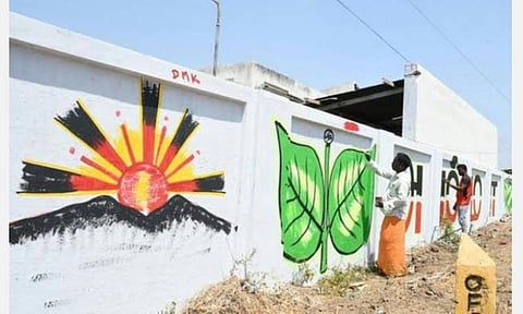ஊராட்சி ஒன்றிய தலைவர் பதவிகளில் அதிமுக அதிக இடங்களில் வெற்றி- துணைத் தலைவர் பதவிகளில் திமுக ஆதிக்கம்