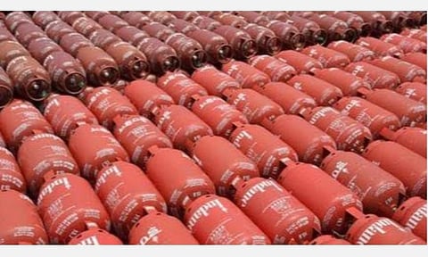 இண்டேன் காஸ் சிலிண்டருக்கு மின்னணு முறையில் கட்டணம்- வாடிக்கையாளர்களுக்கு ஐஓசி அறிவுறுத்தல்