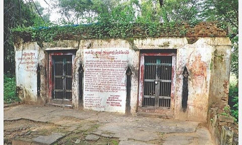 திருப்புறம்பியத்தில் உள்ள பகவதி அய்யனார் நடுகல் கோயில்.