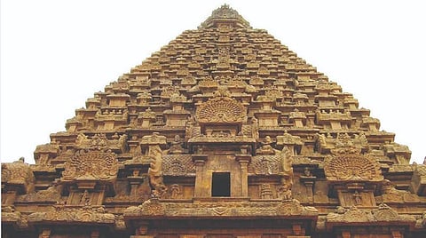 பெரிய கோயில் கட்டுமானம்: பொறியியல் துறையின் அற்புதம்