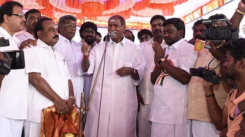 நிகழ்ச்சியில் பேசும் ரங்கசாமி.