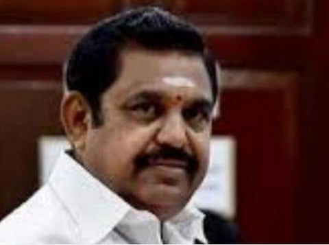 காலணிக்கும் காலுக்கும் இடையே மாட்டிக் கொண்ட குச்சியை எடுக்கச் சொன்னார், அவரால் குனிந்து எடுக்க முடியவில்லை: திண்டுக்கல் சீனிவாசன் சர்ச்சைக் குறித்து முதல்வர் பழனிசாமி