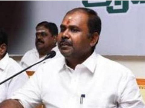 மானம், வெட்கம், ரோசம் மனதில் இருக்க வேண்டும்: சுங்கச் சாவடி ஊழியர்களுக்கு அமைச்சர் உதயகுமார் ‘அட்வைஸ்’