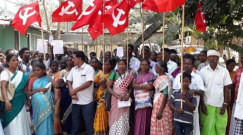 பழங்குடி மக்கள் போராட்டம்.