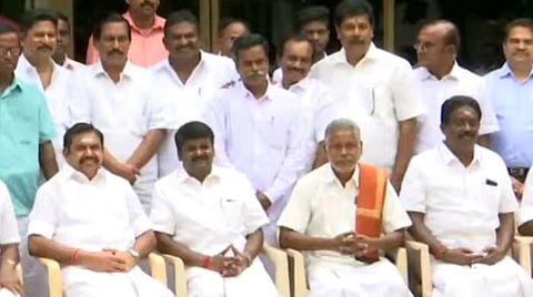 நெடுவாசல் போராட்டக் குழுவினருடன் முதல்வர் பழனிசாமி