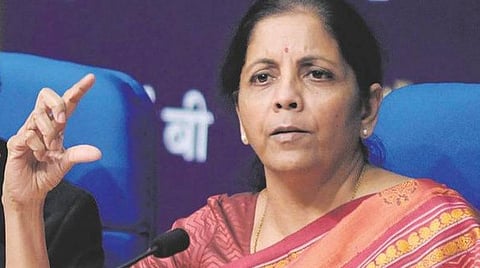 நாட்டின் பொருளாதாரம் சிக்கலில் இல்லை: வளர்ச்சிக்கான அறிகுறிகள் தெரிகின்றன - மத்திய நிதி அமைச்சர் நிர்மலா சீதாராமன் தகவல்