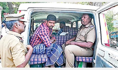 கல் குவாரிக்கு எதிராக போராட்டம் நடத்திய விவசாயி லாரி ஏற்றி கொலை: செய்யாறு அருகே ஓட்டுநரை கைது செய்து போலீஸார் விசாரணை