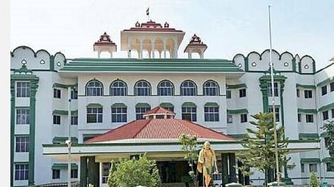 மனநலம் குன்றிய மகளின் கருவைக் கலைக்கக் கோரி தாய் தொடர்ந்த வழக்கு: அனுமதியளித்து உயர் நீதிமன்றம் உத்தரவு