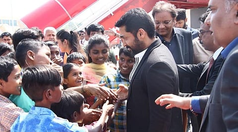 மாணவர்களின் கேள்வியால் நெகிழ்ந்த சூர்யா