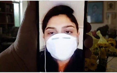 'கப்பலில் தவிக்கும் மகளை மீட்டுக் கொடுங்கள்': பிரதமர் மோடிக்கு ஒரு தந்தையின் கடிதம்