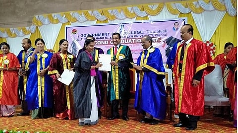 தமிழக சட்டக் கல்லூரிகள் அமைதிப் பூங்காவாக திகழ்கின்றன: சட்டக் கல்வி இயக்குநர் பெருமிதம்