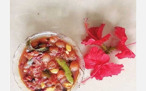 பூவெல்லாம் சமைத்துப்பார்! - செம்பருத்தி புளிக்குழம்பு