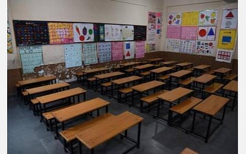 6 மாதங்களுக்கு பிறகு காஷ்மீரில் பள்ளிகள் இன்று மீண்டும் திறப்பு