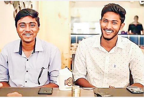 இணைய உலா: தனி இருவர்!
