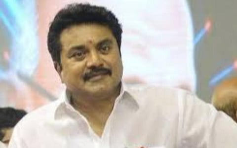 வன்முறையில் ஈடுபடுவோரை இரும்புக் கரம் கொண்டு ஒடுக்குக: சரத்குமார் ட்வீட்