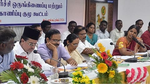 நெல்லை, தென்காசி மாவட்டங்களில் நிதி ஒதுக்கியும் திட்டப்பணிகளில் சுணக்கம்: கண்காணிப்புக் குழு கூட்டத்தில் திமுக எம்.பி., எம்.எல்.ஏக்கள் அதிருப்தி
