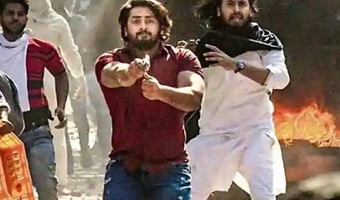 டெல்லி கலவரத்தில் துப்பாக்கியால் போலீஸாரை சுட முயன்ற ஷாருக் : கோப்புப்படம்