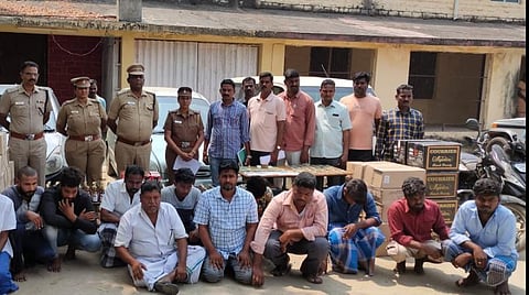 புதுச்சேரி மதுபானங்களைக் கடத்தி போலி லேபிள்; கள்ளச்சந்தைக்கு அனுப்பிய 10 பேர் கைது