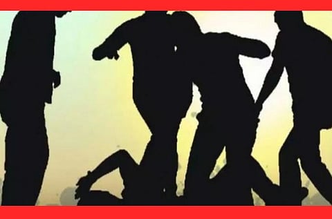 மாநிலக்கல்லூரி மாணவரை தலையில் வெட்டி மோட்டார் சைக்கிள் பறிப்பு: பச்சையப்பன் கல்லூரி மாணவர்கள் கைது
