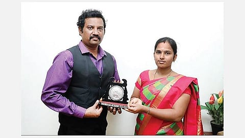 மார்ச் 8 மகளிர் தினம் - முகம் நூறு: பள்ளியில் இடைநின்றவர் இன்று டி.எஸ்.பி.