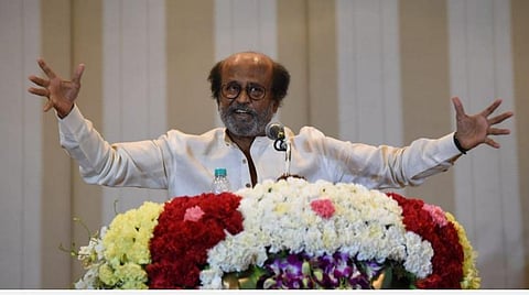 செய்தியாளர்கள் சந்திப்பில் ரஜினிகாந்த் | படம்: ம.பிரபு