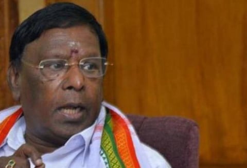 கோவிட்-19 காய்ச்சல்; காரைக்கால் சனீஸ்வரன் கோயில் குளத்தில் குளிக்க பக்தர்களுக்குத் தடை; புதுச்சேரி முதல்வர் நாராயணசாமி பேட்டி