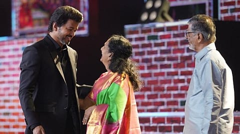 விஜய் பாடிய பாடலில் மிகவும் பிடித்தது: அம்மா ஷோபா பதில்