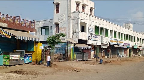 பிரதமரின் வேண்டுகோளை ஏற்று தூத்துக்குடியில் மக்கள் ஊரடங்கு உத்தரவு அமல்: பொதுமக்கள் நடமாட்டமின்றி சாலைகள் வெறிச்சோடின