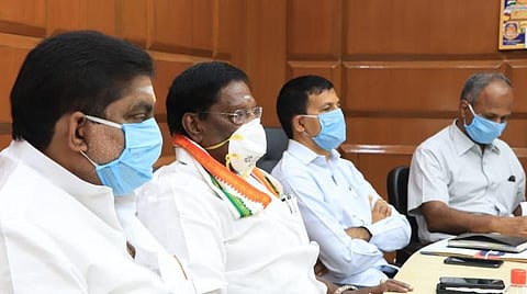 முதல்வர் நாராயணசாமி தலைமையில் நடைபெற்ற ஆலோசனைக் கூட்டம்