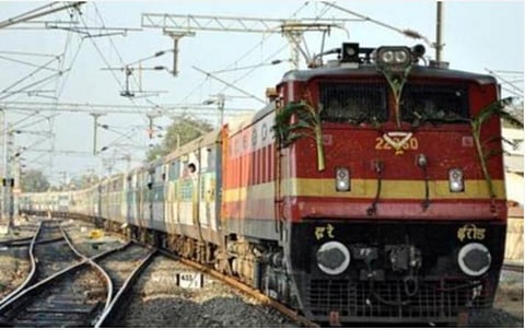 ஒப்பந்த தொழிலாளர்களுக்கு இந்த மாதம் முழு சம்பளம்: ரயில்வே வாரியம் அறிவிப்பு