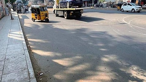 மதுரையில் கரோனாவால் உயிரிழந்தவர் வசித்த பகுதிக்கு ‘சீல்’: அத்தியாவசியப் பொருட்கள் வாங்க முடியாமல் மக்கள் சிரமம்