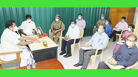 கரோனா தடுப்பு நடவடிக்கை: 1,200 மருத்துவர்கள், பணியாளர்கள் உடனடி நியமனம்: முதல்வர் பழனிசாமி உத்தரவு