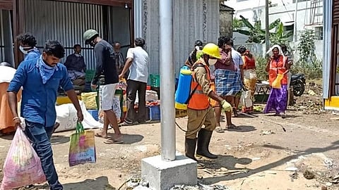 திருநெல்வேலி, தென்காசி மாவட்டங்களில் கரோனா தடுப்பு நடவடிக்கை: அதிகாரிகளுடன் அமைச்சர் ஆலோசனை
