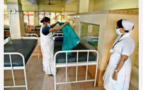 பணியிட மாற்றம் பெற்றுத் தர பணம் கேட்பதாக புதிய செவிலியர்கள் புகார்