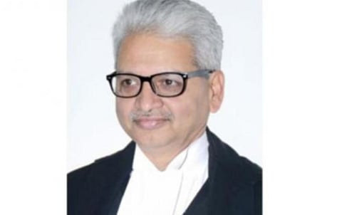 கண்ணுக்கு தெரியாத கரோனா எதிரியை சமாளிக்க வீட்டுக்குள் மறைந்து இருப்பதுதான் விவேகம்: பொதுமக்களுக்கு தலைமை நீதிபதி வேண்டுகோள்