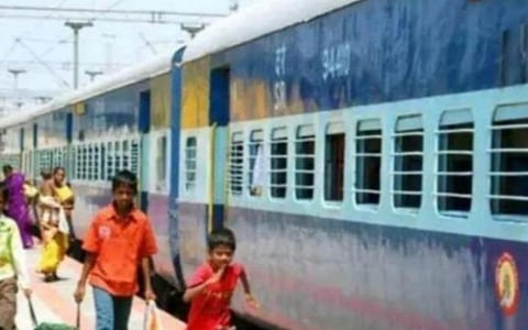 ரயில் டிக்கெட் முன்பதிவு செய்யப்படுகிறதா? -ரயில்வே விளக்கம்