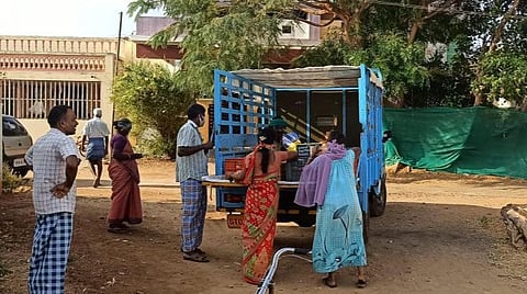 நடமாடும் காய்கறி அங்காடி