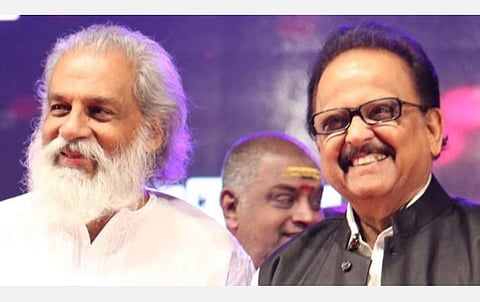 கரோனாவுக்கு எதிராக போராடுபவர்களுக்காக எஸ்.பி.பி, யேசுதாஸ் பங்கேற்கும் ஆன்லைன் இசை நிகழ்ச்சி