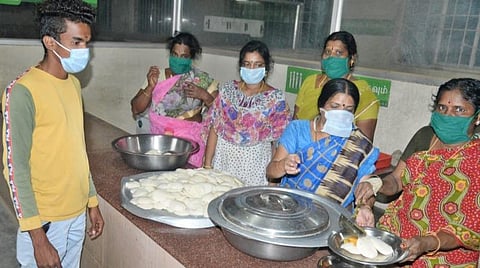 தஞ்சாவூர் அம்மா உணவகத்தில் வழங்கப்படும் உணவு.