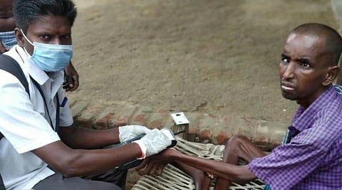 வீடு தேடி செல்லும் மாதாந்திர உதவித்தொகை