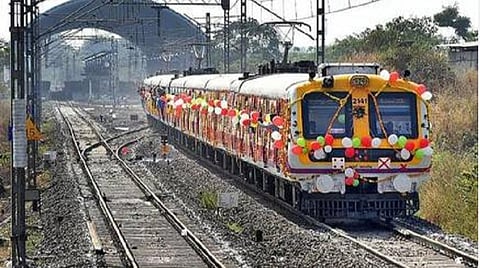 ரயில்வே பணிக்கு தொலைபேசி வாயிலாக நேர்முகத் தேர்வு: கரோனாவால் வீடு தேடி வரும் வேலைவாய்ப்பு
