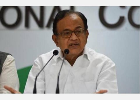ரகுராம் ராஜன் முதல் அபிஜித் பானர்ஜி வரை கூறியது எதுவும் பிரதமரின் காதுகளில் விழவில்லை: நிவாரணம் அறிவிக்காமல் நழுவல் என காங். குற்றச்சாட்டு