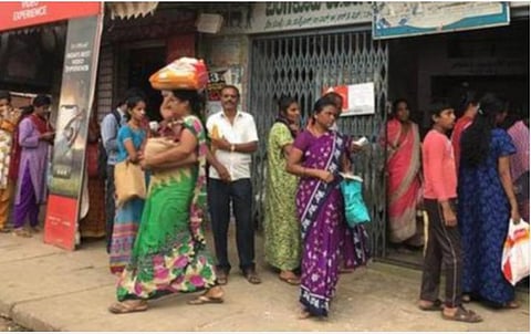 ரேஷன் கடைகளில் தினசரி 150 பேருக்கு டோக்கன் மூலம் தரமான பொருட்கள் விநியோகிக்க வேண்டும்: கூட்டுறவு சங்கம் பதிவாளர் சுற்றறிக்கை