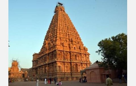 அத்தியாவசியப் பொருட்கள் வாங்க வாரத்துக்கு 2 நாட்கள் வெளியே வர அனுமதி: தஞ்சாவூர் மாவட்டத்தில் நாளை முதல் அமல்